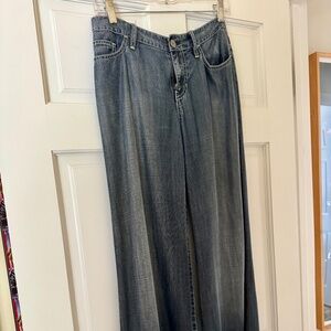 Women's Elie Tahari blue jeans size 8
